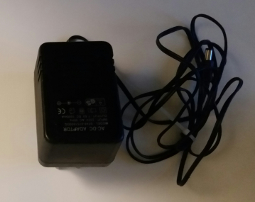AC-DC Adaptor SF48-0751000DG Input:230V AC 50Hz Output: 7,5V DC 1000mA