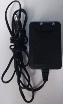 AC/DC ADAPTOR Model:MKD48-0602100GS Netz: 230V 50Hz 200mA Ausg: 6V 2100mA