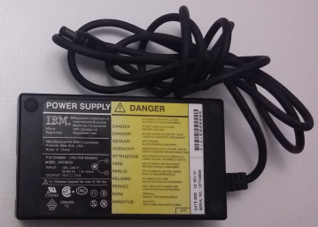 POWER SUPPLY P/N 33G9625 CRU P/N 33G9616 MODEL: AA19020 INPUT: 100-240V 50/60Hz 1.0-0.6A OUTPUT: 15 V 1.9A  REV:01