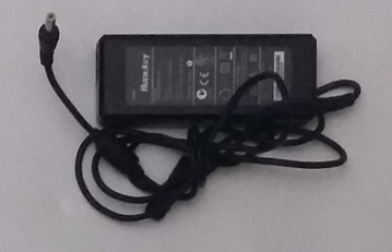 Adapter HuntKey MODEL: HKA09019047-8D INPUT:100-240V 1.5A 50/60Hz OUTPUT: 19.0V 4.74A N12107