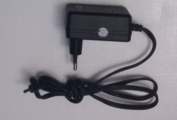 ADAPTOR MODELNO:YH-12W0520 INPUT:230V 0.45Amax 50/60Hz OUTPUT:+5V 2A