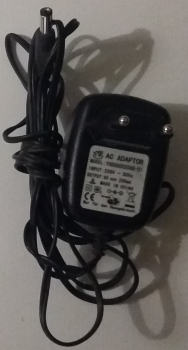 AC ADAPTOR  MODEL:YHD0800200G-31 INPUT:230V 50/60Hz OUTPUT:8V  200mA