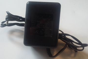 AC-DC Adter MODEL:AD-03100-VD10 INPUT:230V 50Hz OUTPUT:DC3V 1000mA 3VA