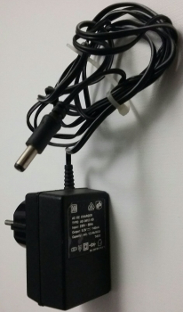 AC-DC CHARGER TYPE: AD-0412-VD Input:220V 50Hz Output: 5.3V-/ 140mA Capacity: min. 1.2 Ah/NiCd T40/E