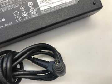 Original Sony APDP-100A1 AC Adapter 19,5V = 5,2A für Sony TV / Notebook's / Laptop's