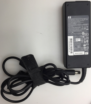 AC ADAPTER PA-1900-32HN INPUT:100-240V-1.5A 50-60Hz 19V-4,74A