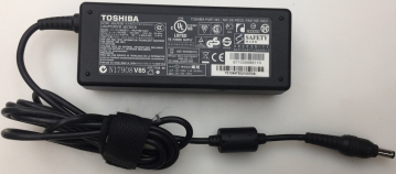 TOSHIBA PA3715E-1AC3 INPUT 100-240V 1.3A 50/60Hz OUTPUT 19V--3.95A AC ADAPTER
