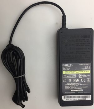 SONY  VGP-AC19V11 19.5V INPUT: 100V-240V 1.3A-0.6A OUTPUT: 19.5V 4.7A AC ADAPTER