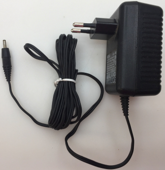 NOKIA ACH-8E INPUT 230V  50Hz 32mA 6.3W OUTPUT 9 V 65 2.38VA ADAPTER