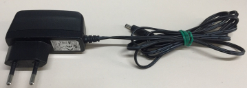 DSC-6PFA-05 FEU 050100 IN: 100-240V 50-60Hz 0.2A OUT: +5V---1A AC ADAPTER DVE