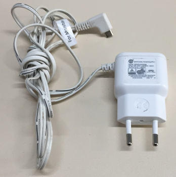S003GV0500060 IN:100-240V 50/60 150mA OUT: 5.0V---600mA AC ADAPTER
