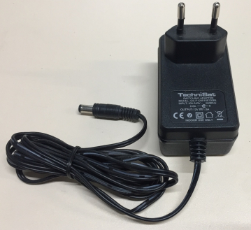 GS-P120015E333BL IN:100-240V 50/60Hz 0.6A OUT: 12A---1.5A AC ADAPTER TechniSat