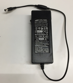 AC ADAPTER  SAMSUNG AD-6314T IN:100-240V 1.7A 50/60Hz Out:14.0V- 4.5A 63W