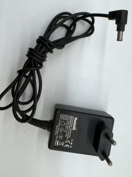 Makita SE00000101 Steckernetzteil, Festspannung 1200 mA Adaptor Netzteil