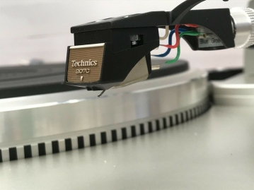 Technics SL-Q3 Plattenspieler Direct Drive Turntable mit EPS-207C System