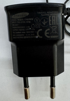 Original Samsung ETAOU10EBE ETA0U10EBE Ladegerät Steckernetzteil MicroUSB 5V 0,7A
