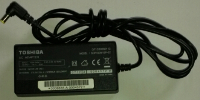 AC ADAPTER TOSHIBA   MODEL: SQPH20W10P-02   INPUT: 100V-240V  0.5A-0.3A  50-60Hz   OUTPUT: 10V 2.0A