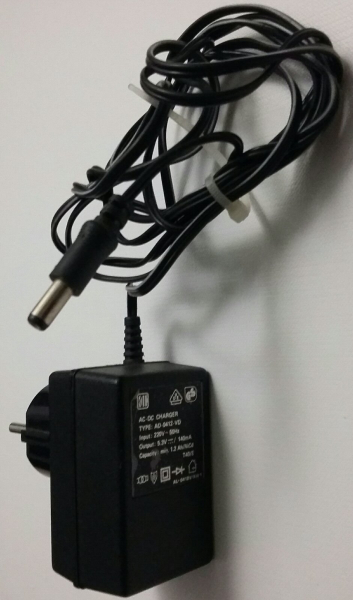 AC-DC CHARGER TYPE: AD-0412-VD Input:220V 50Hz Output: 5.3V-/ 140mA Capacity: min. 1.2 Ah/NiCd T40/E