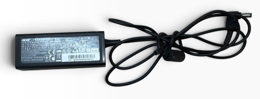 ACER AC ADAPTER PA-1450-26 INPUT:100-240V 1.2A 50-60Hz OUTPUT:19V 2.37A REV:A03
