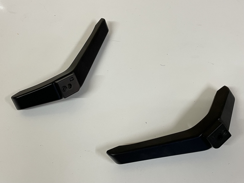 Grundig 24 GHB 5700 2x Standfüße 200L00-PA