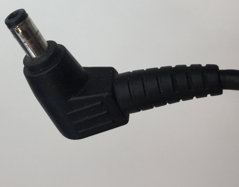 MODEL: ADP-90CD INPUT: 100-240V 1.5A  50-60Hz OUTPUT: 19V 4.74A AC/DC ADAPTER