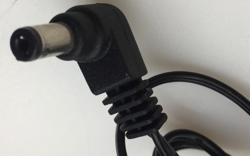 D-LINK AF0605-E INPUT:(100-240V)-1.15A 50/60Hz  OUTPUT(+5V/1.2A) AC ADAPTER