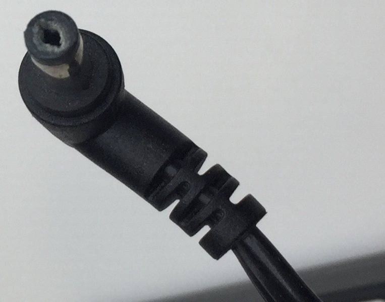 FSP GROUP FSP024-DEEB2 IN(100-240V-0.8A 50-60Hz) OUT(12V-2A MAX/24W MAX) ADAPTER