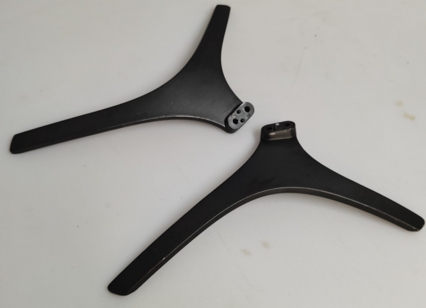 Thomson 70UD6406 Standfüße