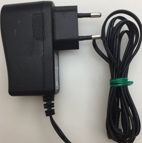 MU12-S050200-C5 OUTPUT:5V--2.0A-24VA INPUT 100-240V--50/60Hz 0.5A  I.T.E.POWER SUPPLY