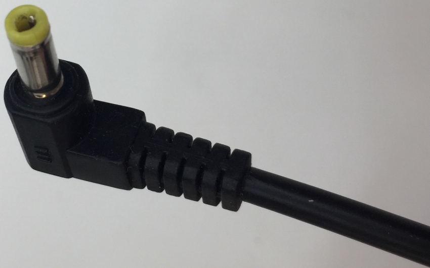 JK060501000V IN(100-240V-50-60Hz 0,15A) OUT(5V-1000mA) POWER SUPPLY