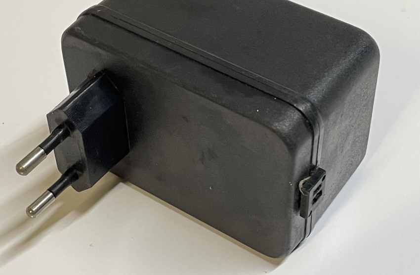 HUA SHENG AA-2024 Adapter 24V 0.83A