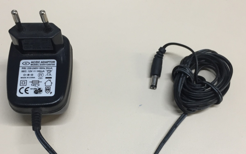 DV35V1200100 IN: 230-240 50Hz 55mA OUT:12V---100mA AC ADAPTER