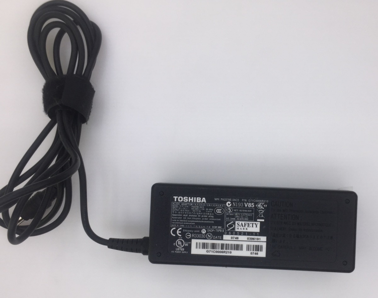 Original Netzteil Toshiba 15 V 5 A 75 W Model: PA3378E-3AC3 AC/DC Power Adapter