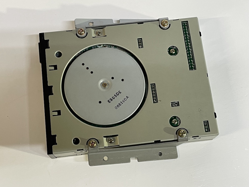 Roland JV-1000 FZ-354 Laufwerk