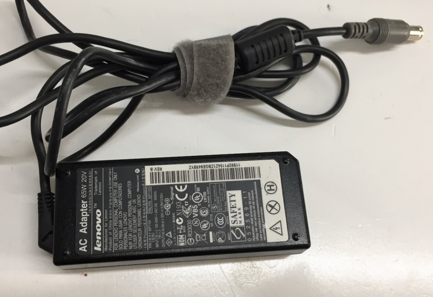 Lenovo Original Netzteil IN:100-240V 1.5A OUT:20V 3,25A 92P1154