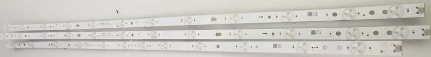 D50V800M4CWH MD31881 Set3 2xJL.D500C1330-078ES-M_V01 A und 1xJL.D500C1330-078FS-M_V01 B LED Backlight