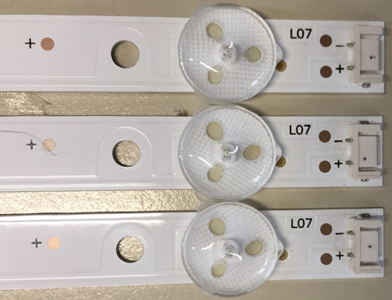 OLD 40652 F-TB SET3 3x RF-AZ400E30-0701S-11 A1 YAL13-00730300-28 LED Backlight