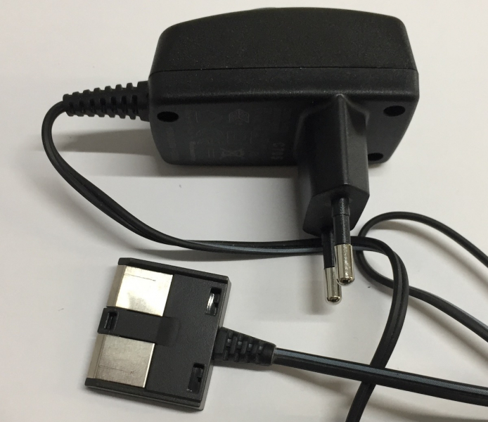 C39280-Z4-C705 Input: 230 VAC, 50 Hz, 50 mA Output: 4 VDC, 150 mA Netzteil