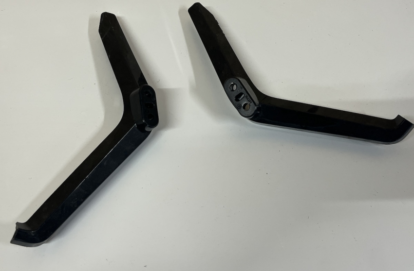 CHiQ L32H7SX 2x Standfüße 237710 237711