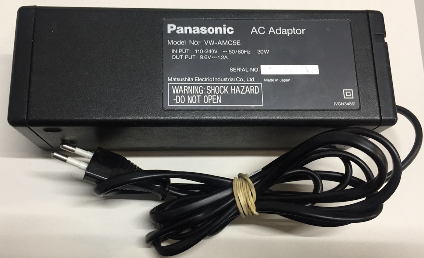 PANASONIC AC Adaptor VW-AMC5E IN:110-240V 50/60Hz 30w OUT: 9.6V--1.2A