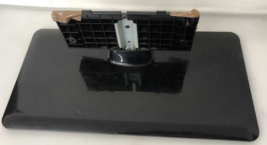 LG 42LN5204 Standfuß MAZ638244