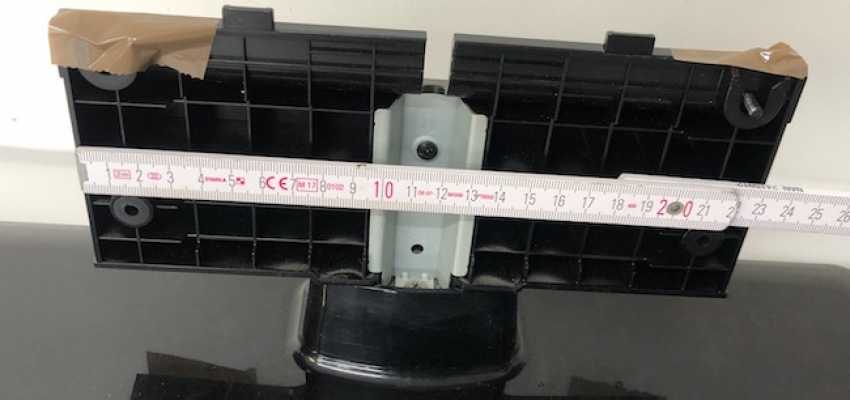 LG 42LN5204 Standfuß MAZ638244