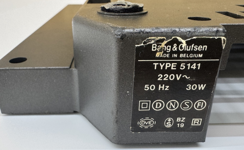 Bodenplatte / Unterteil für Bang & Olufsen Beogram CD 3300 (Type 5141)