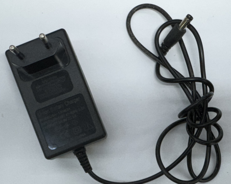 Li-ion Battery Charger SA-1308CH Out: 16.8V 1A In: 100-240V 47-63Hz 0.8A