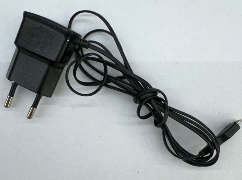 Original Samsung ETAOU10EBE ETA0U10EBE Ladegerät Steckernetzteil MicroUSB 5V 0,7A