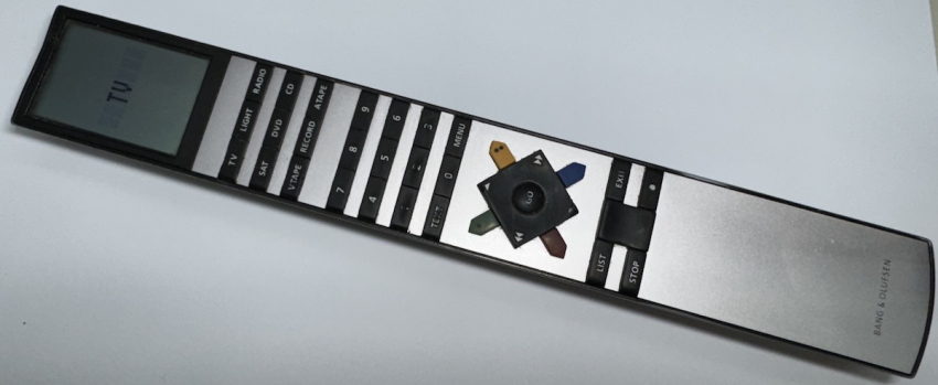 Bang & Olufsen Beo4 Fernbedienung – Klassische Version mit GO-Taste
