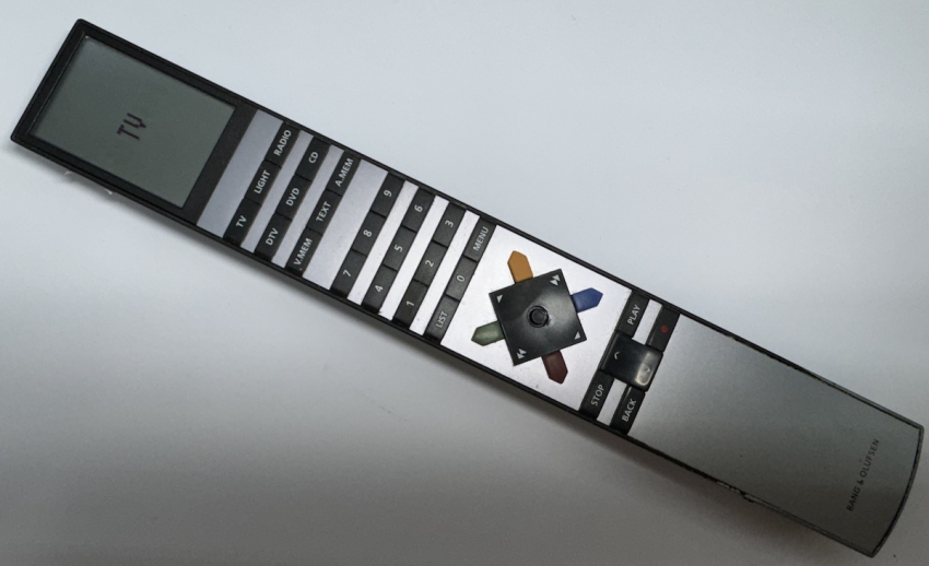 Bang & Olufsen Beo4 Fernbedienung – Version mit Navigation Button  !!!Batteriedeckel kaputt!!