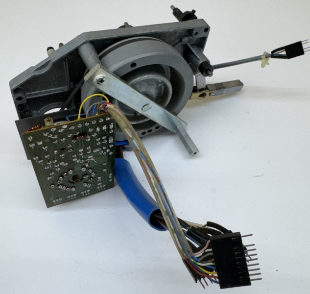 Schwungmasse mit Träger für ASC AS 5002 Tonbandgerät