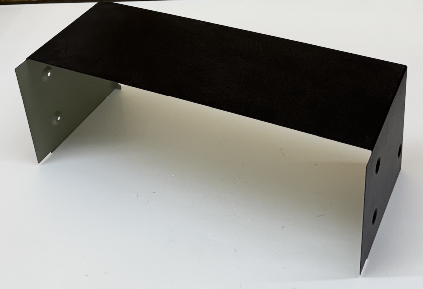 ITT 2030 – Original Gehäusewinkel (Metall)