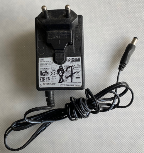 APD ADAPTER N0.WA-24E12  AC:100-240V 50-60Hz 0.65A Max 51-80VA  DC:12V-2A